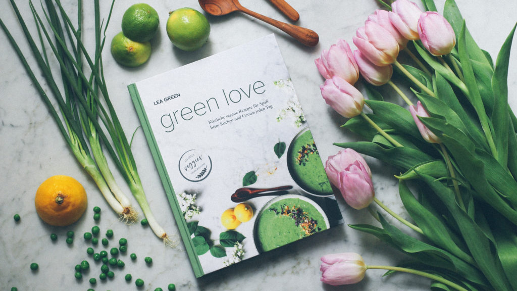 "Green Love" ist eins unserer vegan gedruckten Bücher.